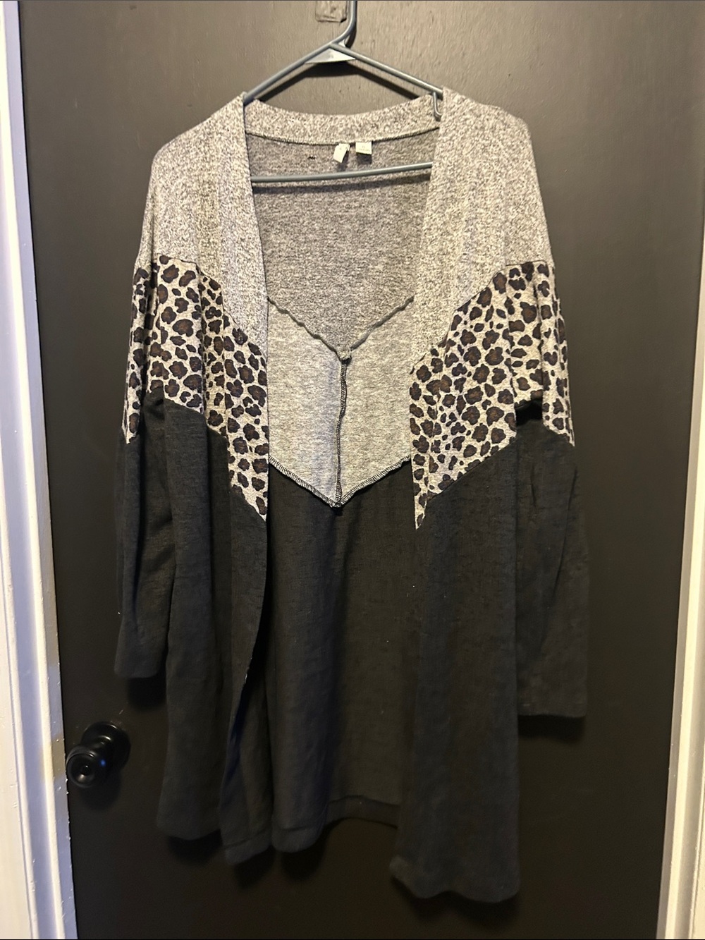 Estate Two-Tone Gray & Black Open Cardigan with Leopard Accent